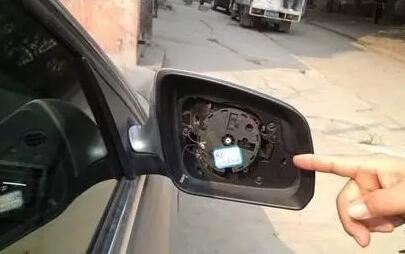 奔馳后視鏡殼拆卸方法跟注意事項(xiàng)